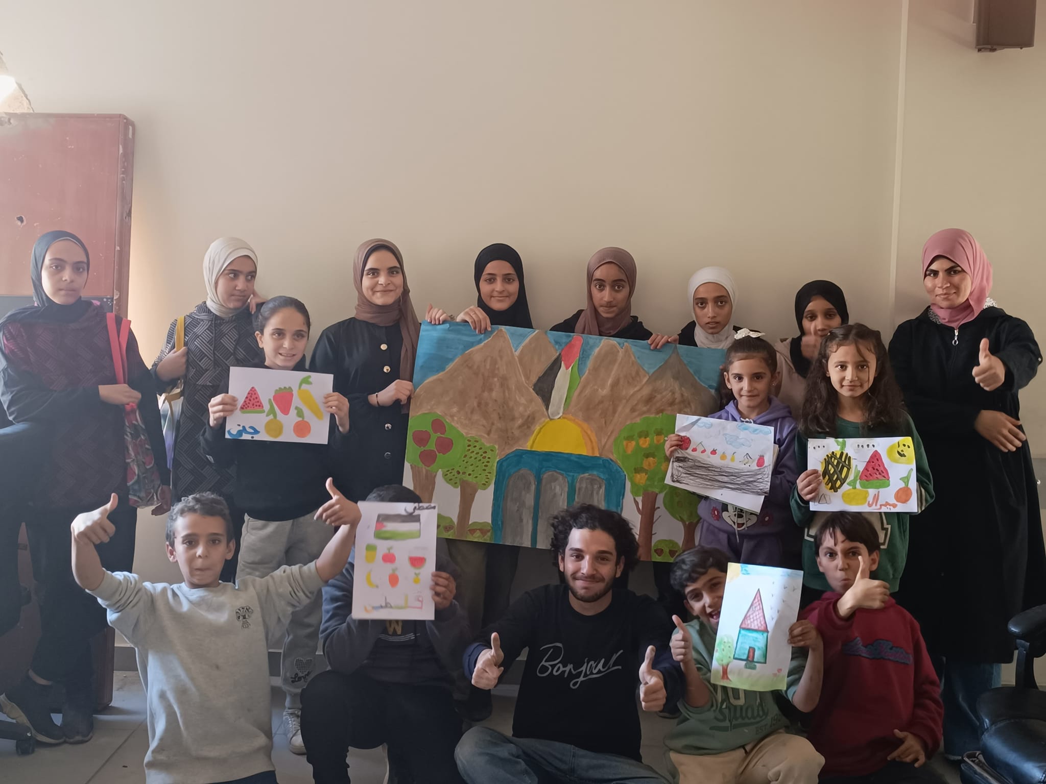 اختتمت جمعية الخريجات الجامعيات المرحلة الأولى من  مبادرة "خطوط "